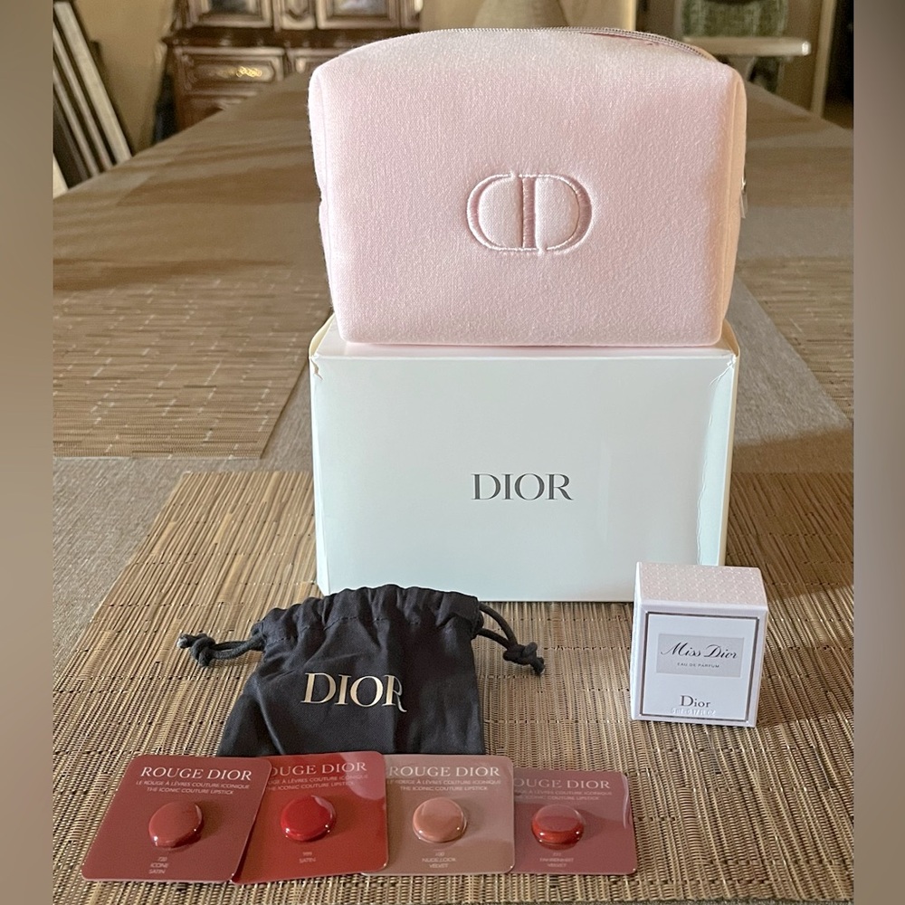 Low start✨NIB Dior beauty pouch w/ Miss Dior & Dior lipstick samples